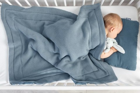 KOMPLET DO ŁÓŻECZKA DZIERGANY Z MUŚLINĄ RÓŻOWY